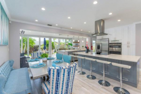Modern Retreat 5 min to Beach PETS STAY FREE